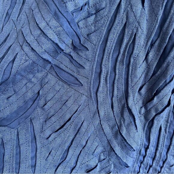 By Chico’s Pre-Wrinkled Blue Cotton Modal Shirt Size 2 - Large - Picture 3 of 7